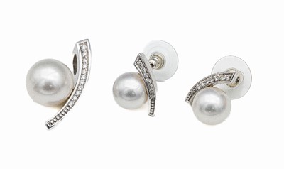 14 kt Gold Perl-Brillant-Schmuckset, WG 585/000, best. aus: 1 Anhänger und 1 Paar Ohrstecker, 3 weiße Zuchtperlen, D. ca. 13 bzw. 11 mm, insg. 33 ...