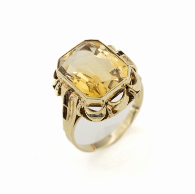 14 kt gold Citrin Ring, deutsch 1940er Jahre, facett. Citrin, bogenf. Unterkaderung, Ringschultern mit Durchbrucharbeit, RW 56, ca.5.5 g