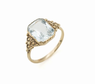 14 kt Gold Aquamarin-Ring, deutsch um 1930, GG 585/000, mittig mit einem facett. Aquamarin, Ringschultern mit Kreisen und Granulaten, RW 60, ca. 4.1 g