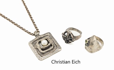 Konvolut ausgefallener Silberschmuck, Christian Eich/Bonn, best. aus: Anhänger mit Zuchtperle an Erbskette, L. ca. 72 cm, Haken- schließe, 1 x ...