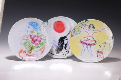 6 Künstlerteller Marc Chagall, Bernardaud France, mit den Motiven: Rencontre 1961, Le peintre a la palette 1952, double visage bleu et jaune du ...