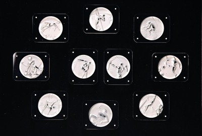 Salvador Dali, 10 Silbergedenkmedaillen zu den Olympischen Spielen 1984 in Los Angeles USA, mit Motiven versch. Disziplinen, je 1.5 Unzen Feinsilber, ...