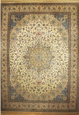 Nain fein(6 La), Persien, um 1960, Korkwolle mit Seide, ca. 425 x 315 cm, ca. 1,0Mio. Kn/qm, verschmutzt, EHZ: 1-2, Mottenfrassam Rand