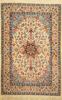 Esfahan fein, Persien, ca. 50 Jahre, Korkwolle mit und auf Seide, ca. 170 x 112 cm,ca. 1,0 Mio. Kn/qm, fleckig, EHZ: 1-2