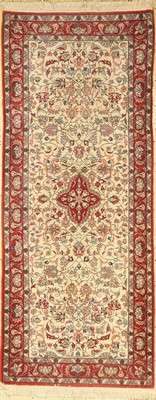 Esfahan, China, ca. 40 Jahre, Wolle auf Baumwolle, ca. 202 x 84 cm, EHZ: 1-2(verschmutzt)