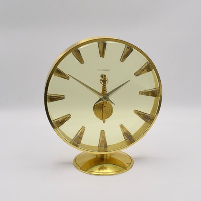 Jaeger-LeCoultre Tischuhr mit 8 Tage-Stabwerk Referenz 398, Schweiz 1960er Jahre, verg. Geh., keilförm. Ind., Dauphinezeiger später, auf ...