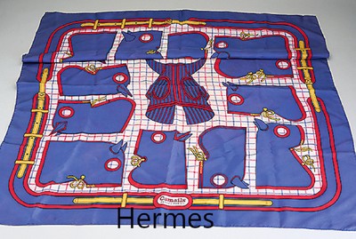 HERMES Carree, 100% Seide, Modell "Camails", Entwurf Francoise de la Perriere, ca. 88 x 88 cm, handrolliert, ohne Label, l. Gebr.-Spuren