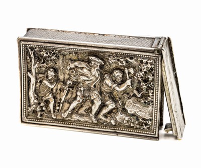Streichholzetui, Metall versilbert, wohl Hanau um 1900, Schauseite Relief mit kriegerischer Darstellung, ca. 6 x 4 x 1.5 cm