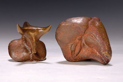 Gernot Rumpf, geb. 1941 Kaiserslautern, zwei Bronzeskulpuren, Schafskopf und Stier, , je monogr., ca. 7 bzw 8 cm
