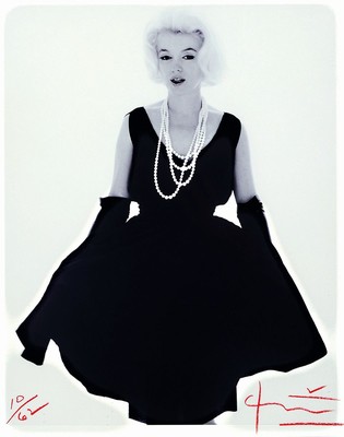 Bert Stern, 1926-2013, "Marilyn in black dress", Fotografie auf dickem , mattem Fotopapier, handsign., num. 10/62, verso erneut handsign. ...