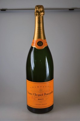 1 Magnumflasche Champagner, Veuve Clicquot Ponsardin, 3 Liter in Holzkiste, 12 % vol, aus ehem. Restaurantbesitz, nicht verkostet