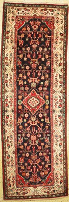 Hamadan alt, Persien, ca. 60 Jahre, Wolle auf Baumwolle, ca. 323 x 108 cm, EHZ: 1-2