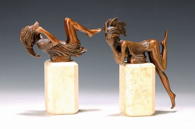Ernst Fuchs, 1930-2015, 2 Bronzefiguren: Papagena und Papageno, beide sign. und num. 39217500, Steinsockel, Gesamth. ca. 15.5cm