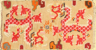 Drachenteppich, Tibet, um 1930/1940, Wolle auf Baumwolle, ca. 86 x 47 cm, EHZ: 2