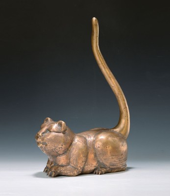 Gernot Rumpf, geb. 1941 Kaiserslautern, Bronzeskulptur, "Katze, ohne Schaukelbewegung" große Katze mit weit erhobenem Schwanz, ...