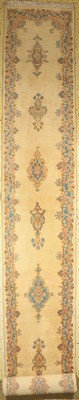 Kerman alt, Persien, um 1930, Wolle auf Baumwolle, ca. 607 x 82 cm, EHZ: 1-2