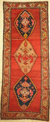 Kazak antik, Kaukasus, datiert(1328) 1907 , Wolle auf Wolle, ca. 303 x 128 cm, EHZ: 2