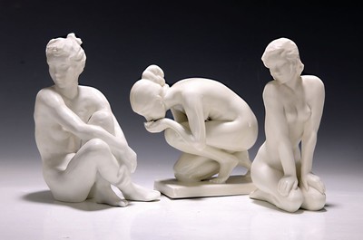 3 Porzellanfiguren, Rosenthal, classic rose,3 Akte, 2x von lore Friedrich-Gronau, unglasiert, H. ca. 21cm, 1x von Ernst Wenck, Trinkende, H. ca. ...