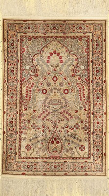 Hereke seide fein, China, ca. 50 Jahre, reine Naturseide, ca. 92 x 63 cm, ca. 1,0 Mio.Kn/qm, EHZ: 2