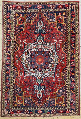 Bachtiar alt, Persien, um 1950, Wolle auf Baumwolle, ca. 196 x 136 cm, EHZ: 3