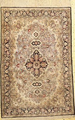 Ghom Seide alt, Persien, um 1960, reine Naturseide, ca. 160 x 107 cm, EHZ: 2(Fleck)