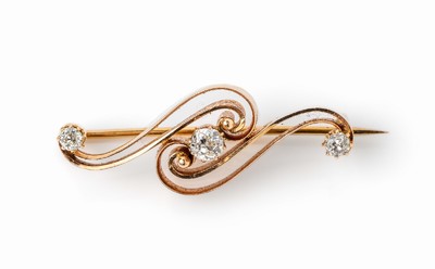 18 kt Gold Jugendstil Diamant-Brosche, RG 750/000, um 1900, 3 Altschliffdiamanten zus. ca. 0.60 ct Weiß/si, reiner Jugendstil, L. ca.3.5 cm, ca. ...