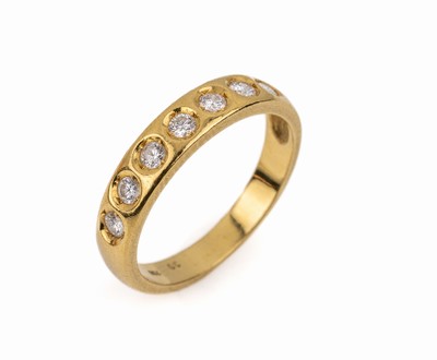 18 kt Gold Brillant-Ring, GG 750/000, 7 Brillanten zus. ca. 0.50 ct Weiß/vs, RW 56, ca. 3.8 g