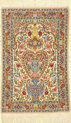 Esfahan fein, Persien, ca. 50 Jahre, Korkwolle mit und auf Seide, ca. 107 x 70 cm, EHZ: 1