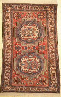 Bachtiar Golfarang, Persien, um 1930, Wolleauf Baumwolle, ca. 215 x 134 cm, Fransen erneuert, EHZ: 2