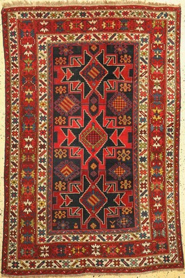 Schirwan antik, Kaukasus, um 1900, Wolle auf Wolle, ca. 185 x 122 cm, EHZ: 2-3