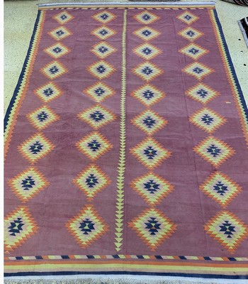 Duri Kelim, Indien, um 1950, merzerisierte Baumwolle, ca. 605 x 425 cm, EHZ: 2(verschmutzt)