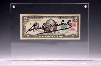 Andy Warhol Factory: 2-Dollar Bill, handsigniert mit schwarzem Filzstift, US-Briefmarke, Rückseite gestempelt in Plexiglas-Display, mit Zertifikat