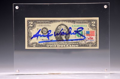 Andy Warhol Factory: 2-Dollar Bill, handsigniert mit schwarzem Filzstift, US-Briefmarke, Rückseite gestempelt in Plexiglas-Display, mit Zertifikat