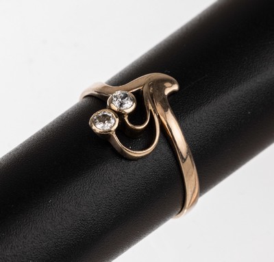 14 kt Gold Diamant-Jugendstilring, RoseG 585/000, um 1900, 2 Altschliff-Diamantenzus. ca. 0.20 ct Weiß/si, zierlich, stilrein, total ca. 1.8 g, RW ...
