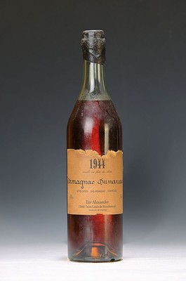 1 Flasche 1944 Armagnac Dumareau, Ets Alexander, Bas-Armagnac, ca. 750ml, 42% Vol., Füllstand ca. 4,6 cm unter der Kapsel, Etikett lädiert und ...