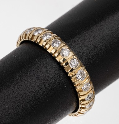 14 kt Gold Brillant-Memoryring, GG 585/000, rundum mit Brillanten zus. ca. 1.2 ct feines Weiß-Weiß/lr-si, RW 58, total ca. 3.7 g