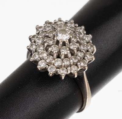 14 kt Gold Brillant-Ring, WG 585/000, mehrstufiger Aufbau, Brillanten zus. ca. 1.25 ct Weiß/si, RW 55, total ca. 5.1 g, Meistermarke unged.