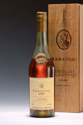1 Flasche 1929 Charles de Squeyre Armagnac, Nogaro, in verschlossener Holzkiste, wohl ca. 700ml, Füllstand ungeprüft, Jahresstempel am Kopf der ...