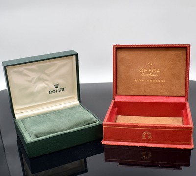 ROLEX und OMEGA 2 Uhrenboxen, 1) Rolex Ref. 11.00.01, guter Zustand, 2) für Omega Constellation Automatic-Chronometer, Nutzsp., ohne Innenteil