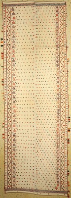 Ghaschgai Schadah, Persien, um 1950, Wolle gestickt auf Baumwolle, ca. 340 x 110 cm, EHZ:2(kleine Flecken)