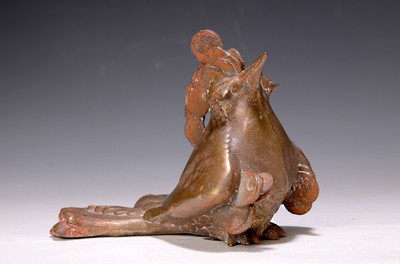 Gernot Rumpf, geb 1941 Kaiserslautern, Bronzeskulptur, "Geizkragen", Ferdern z.T. ausD-Mark-Münzen gebildet, monogrammiert, Alterssp., H. ...