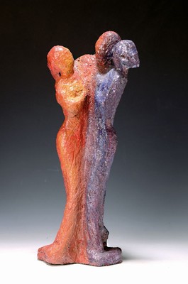Georg Günther Zeuner, 1923 Dresden-2011 Speyer, drei Grazien, Keramikskulptur, orangerot und violett glasiert, H. ca. 40cm