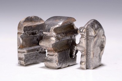 Helmut Lander, 1924-2013, zwei Köpfe, je dreiteilig, dat., ca. 3x3 cm und 12x12 cm