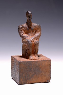 Florian Flierl, geb. 1955 in Berlin, ist gelernter Holzbildhauer, Studium an der Kunsthochschule Berlin. Hier: "Denker", Bronze von 1989, ...