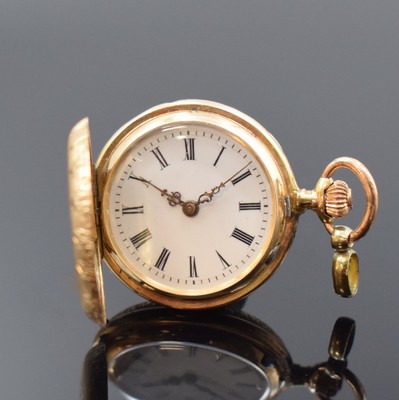 Savonette Damentaschenuhr in GG 585/000, Schweiz um 1900, guill. 3-Deckel Goldgeh., im Zentrum und an den Rändern floral grav., Emailzifferbl., ...