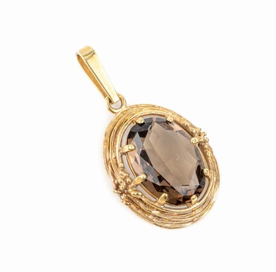 8 kt Gold Rauchquarz-Anhänger, GG 333/000, mehrstufiger Aufbau, ovalfacett. Rauchquarz, ca. 3.8 x 2 cm