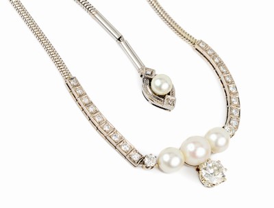 18 kt Gold Diamant-Zuchtperl-Collier, WG 750/000, 1 Altschliff-Diamant ca. 1.50 ct l.get.Weiß/p1, 18 Brillanten und 2 8/8-Diam. zus. ca. 0.90 ct ...