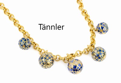 18 kt Gold Brillant-Collier mit Email, GG 750/000, Meistermarke TÄNNLER, Zürich, 5 Kugelanhänger mit blauem Fensteremail, 27 Brillanten zus. ca. ...
