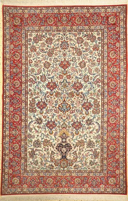 Esfahan fein, Persien, um 1950, Korkwolle auf Seide, ca. 233 x 155 cm, ca. 1,0 Mio. Kn/qm, EHZ: 2
