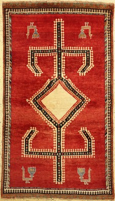 Gabbeh alt, Persien, um 1960, Wolle auf Wolle, ca. 233 x 135 cm, EHZ: 2(Rand leicht beschädigt).
